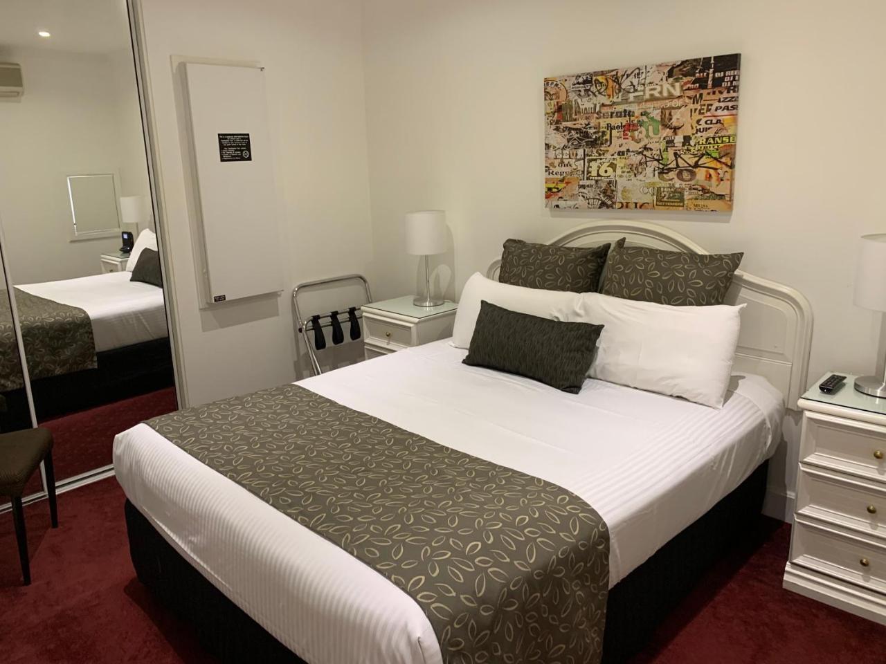 Ensenada Motor Inn And Suites Аделаїда Екстер'єр фото
